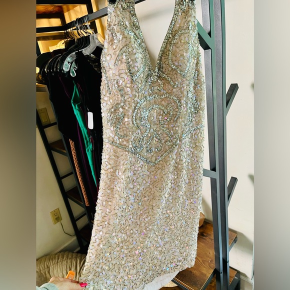 Caché Vintage Bsby Pink Sequined/Beaded embellished Halter Neck Dress Sz 4 - Picture 4 of 10